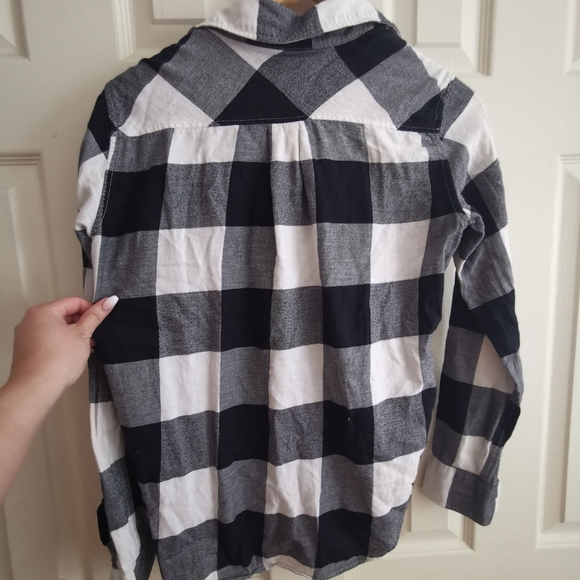 Uniqlo Checker Button Down Flannel - Picture 2 of 2